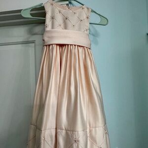 Girl’s Light pink Dress size 4